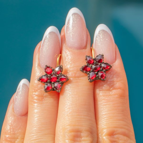 Victorian 9ct Gold Bohemian Garnet Flower Cluster Earrings, 2.60ct