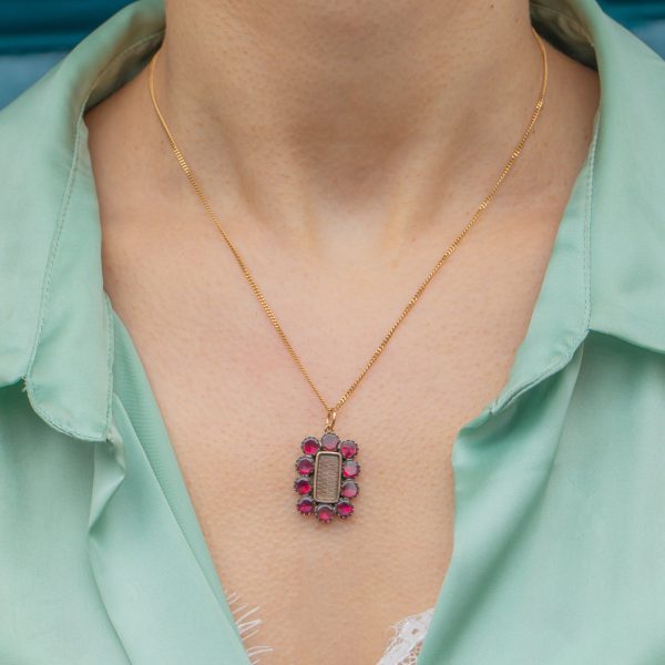 Georgian 9ct Gold Flat-Cut Garnet Mourning Pendant - Image 5