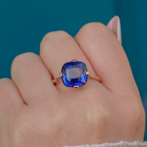 Art Deco 9ct Gold Blue Sapphire Ring, 4.70ct - Image 5