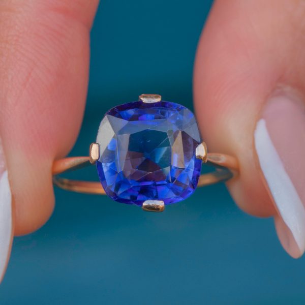 Art Deco 9ct Gold Blue Sapphire Ring, 4.70ct