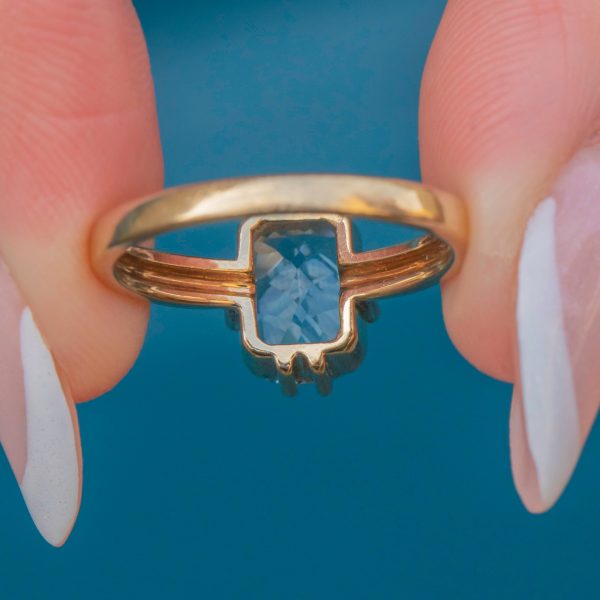 9ct Gold Blue Topaz Solitaire Ring, 1.30ct - Image 6