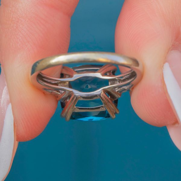 9ct White Gold Teal Spinel Diamond Ring 4.95ct - Image 6