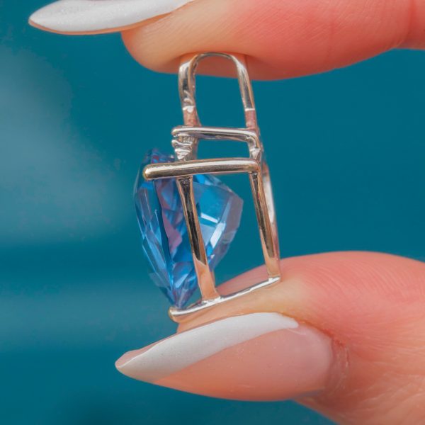 9ct White Gold Blue Spinel Pendant, 0.90ct - Image 4