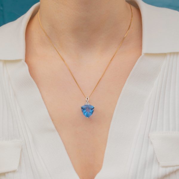 9ct White Gold Blue Spinel Pendant, 0.90ct - Image 2